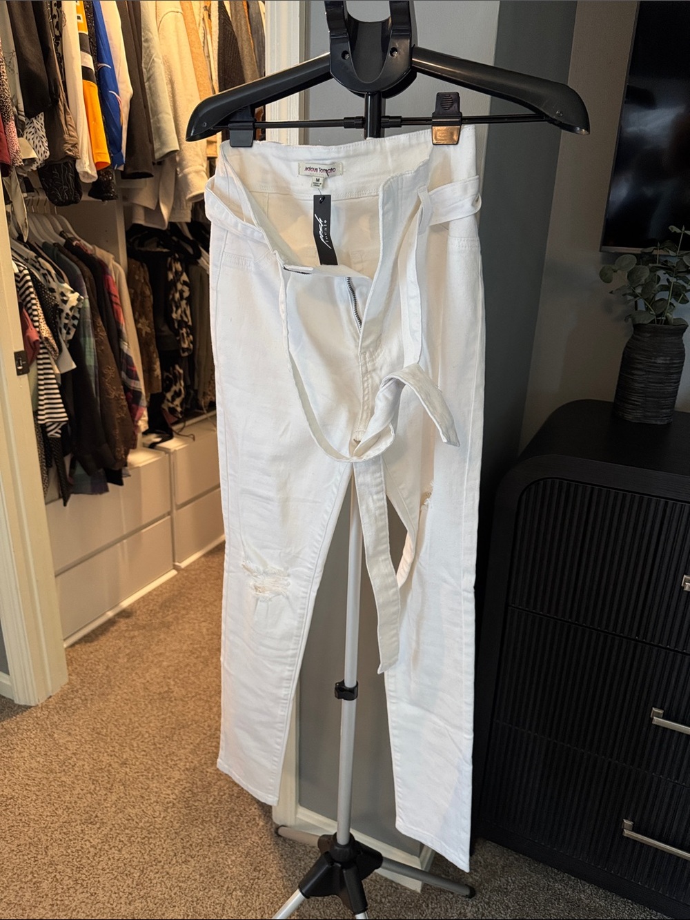 White High-Waist Tie Front Jeans